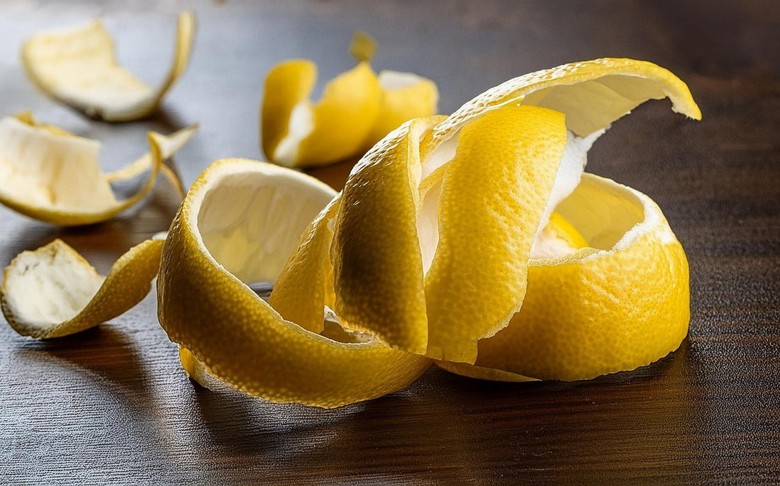 Nie wyrzucaj skórki z cytryny! Genialne triki zero-waste w Twoim domu